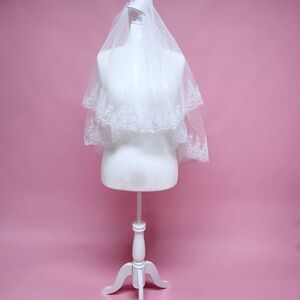 Two-Tier White Lace Bridal Veil